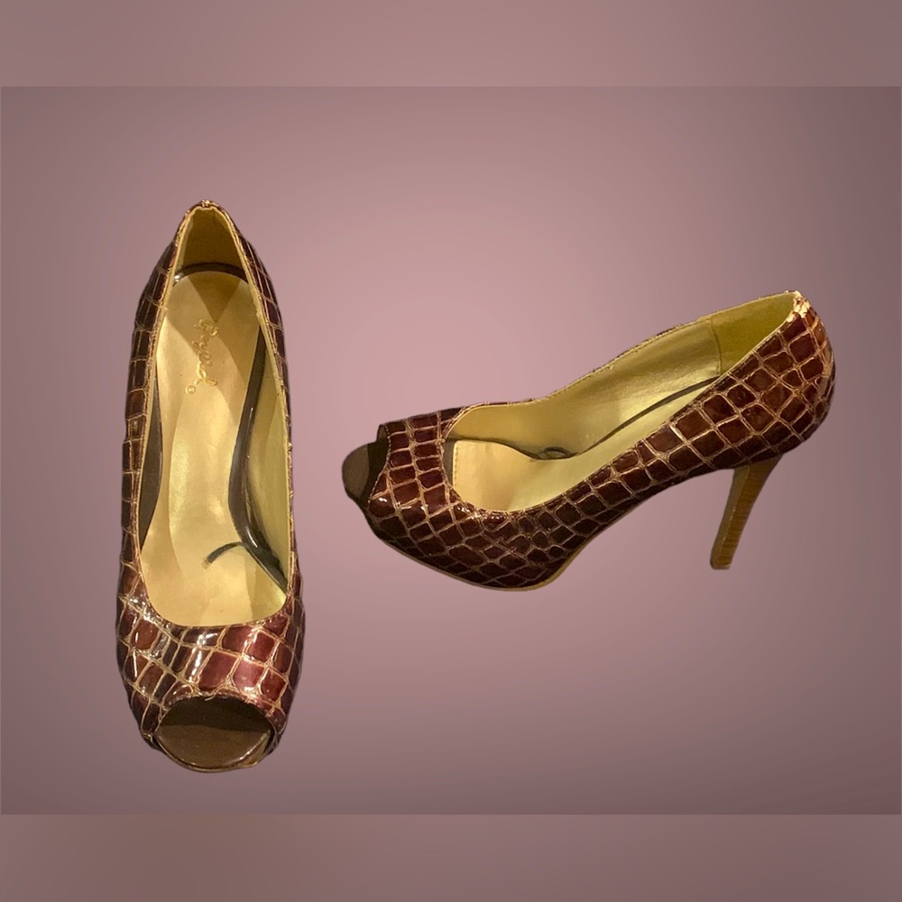 Qupid Brown open peep toe faux crocodile shoes heels sz 7